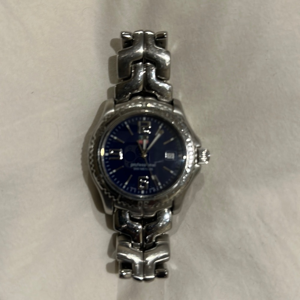 Tag Heuer 200 meters professional watch.  Good condition